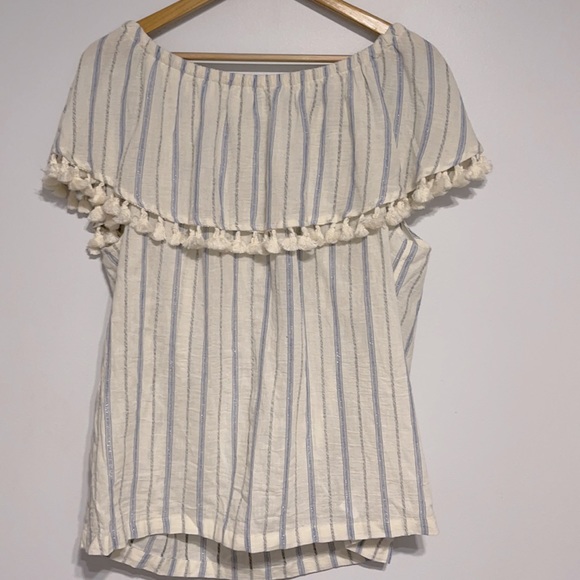 Artisan NY Cold Shoulder Tassel Top NWT - Picture 2 of 6